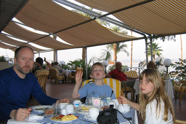 20060323a_DSM_LuxorSheratonBreakfast