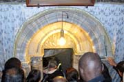 20101224h_NativityGrottoEntry